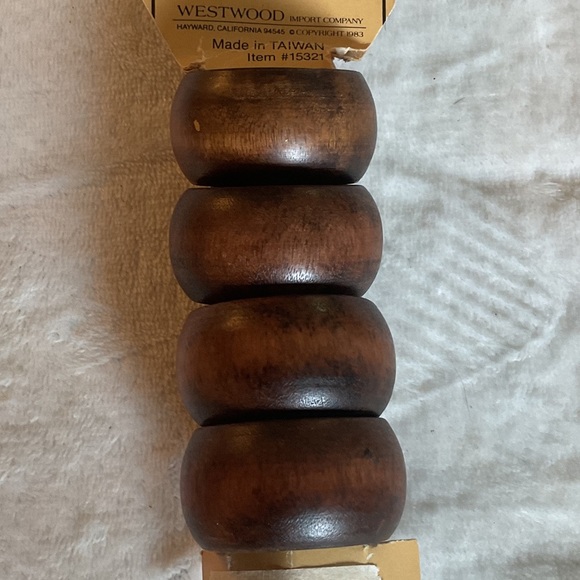 Genuine vintage Hardwood Napkin Rings - Picture 2 of 3